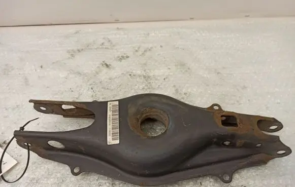 Mercedes-Benz C W204 Rear upper control arm/wishbone 2043503008