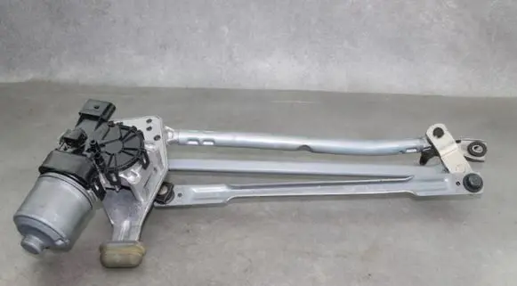 Peugeot 2008 I Front wiper linkage and motor 0390241578 3397021392 9673917180