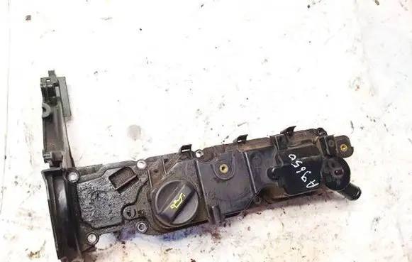 Peugeot 3008 I Rocker cam cover m06042a153