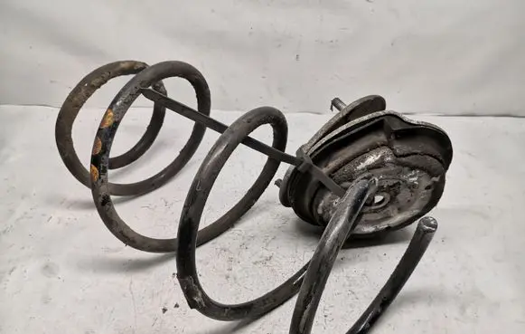BMW 5 E39 Front coil spring