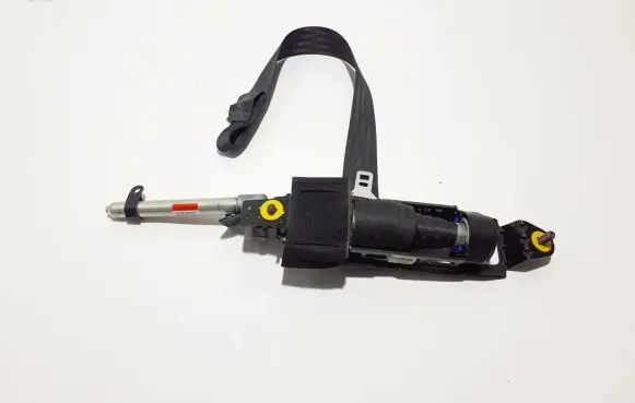 Volvo C30 Front seatbelt 30642222