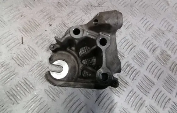 Peugeot 508 RXH Engine mounting bracket 9682417480