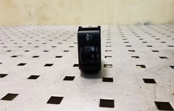 Nissan X-Trail T31 Headlight level height control switch