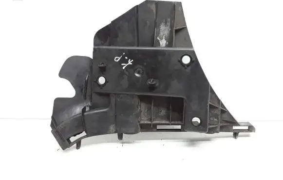 Volvo V70 Front bumper mounting bracket 31265344