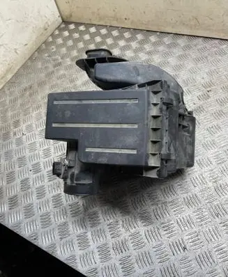 Nissan Navara Air filter box
