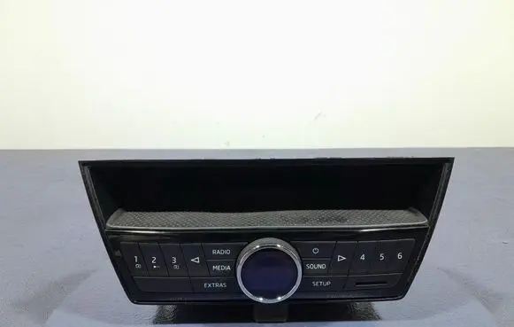 Skoda Fabia Mk3 (NJ) Radio/CD/DVD/GPS head unit 6V0035872D