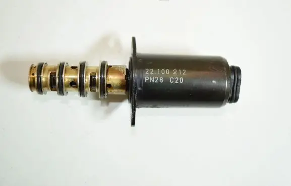 Audi A4 S4 B6 8E 8H Camshaft position sensor 22100212