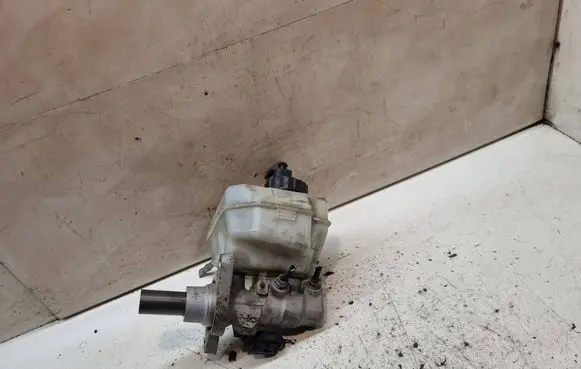 Volkswagen PASSAT B6 Master brake cylinder 3C1611301