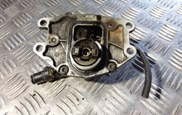 Opel Omega B2 Vacuum pump 90572860