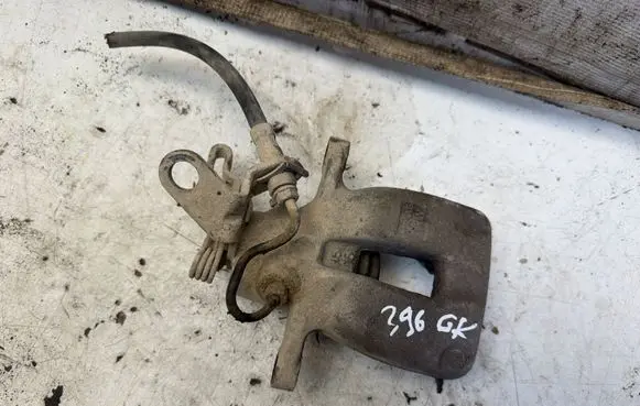 Volkswagen Golf V Rear brake caliper