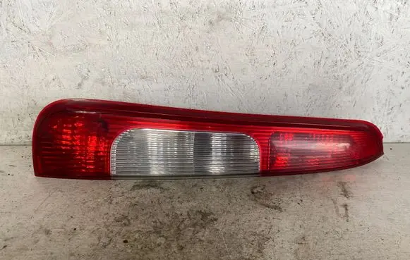 Ford C-MAX I Rear/tail lights 3M5113N411AA