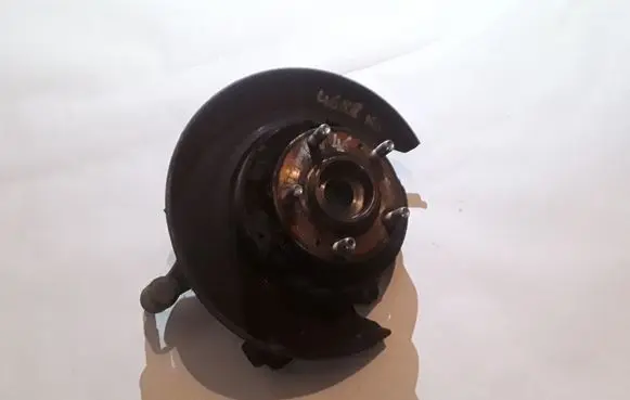 Rear wheel hub