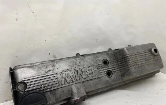 BMW 5 E34 Rocker cam cover 