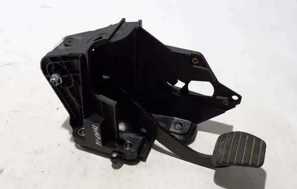 Renault Master III Brake pedal 465105948R