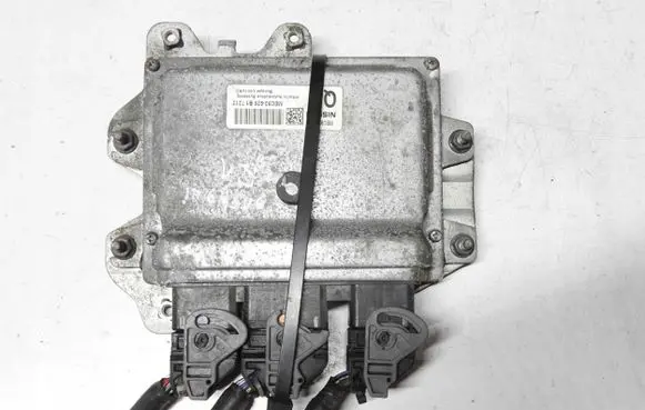 Nissan Qashqai+2 Wing mirror control module MEC93620