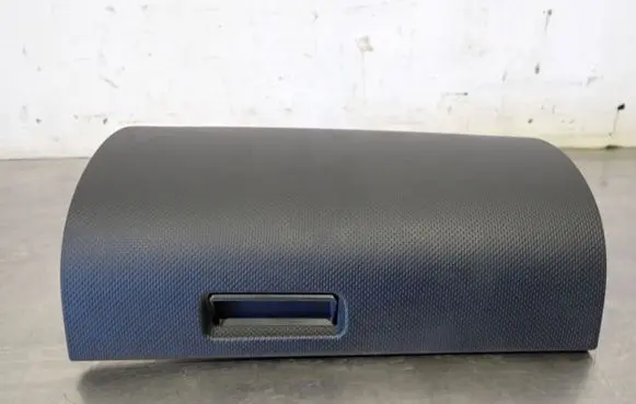 Toyota Urban Cruiser (XP110) Glove box