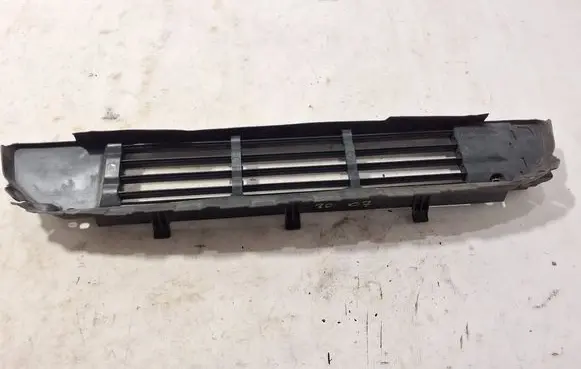 Volvo XC40 Intercooler air channel guide 31455422