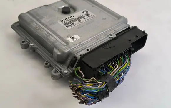 Volvo V60 Engine control unit/module P31303388 1039S30872 0281015286