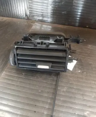 BMW 4 F32 F33 Dash center air vent grill