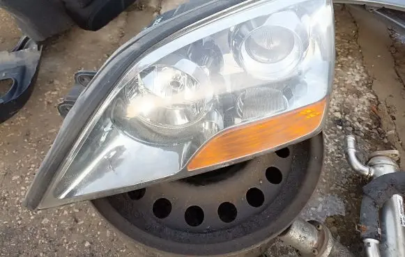 KIA Sorento Headlight/headlamp 921013E5XX