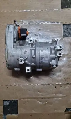 Nissan X-Trail T33 Air conditioning (A/C) compressor (pump) 926006UM0A T397489F 3241659467