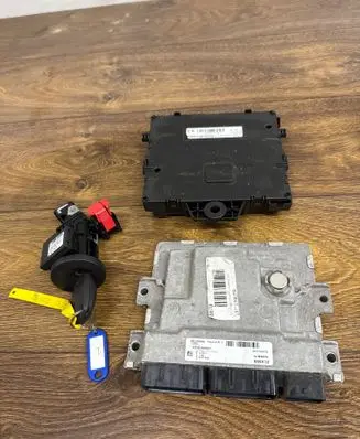 Renault Master III Engine control unit/module 237103907s 284b17791r 8200405701