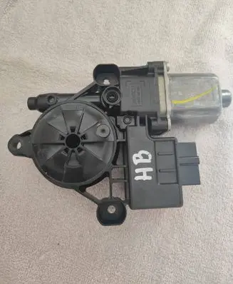 Seat Ateca Rear door window regulator motor 5Q0959812A