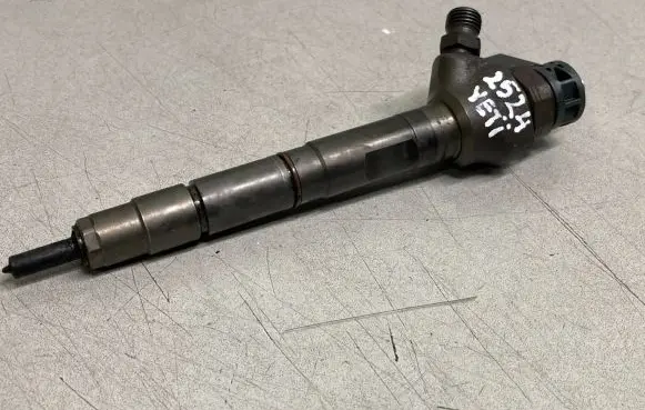 Skoda Yeti (5L) Fuel injector 03L130277J 0445110369B