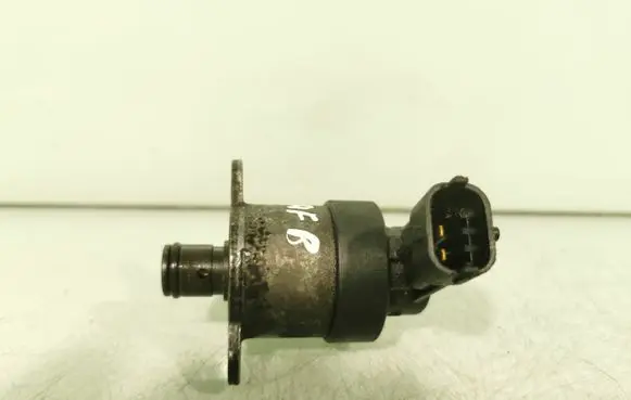 Opel Zafira B Fuel pressure regulator 