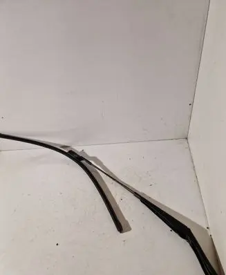 Volvo XC70 Front wiper blade arm 31276002