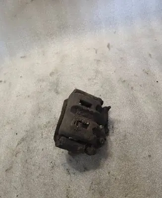 Mitsubishi Pajero Front brake caliper