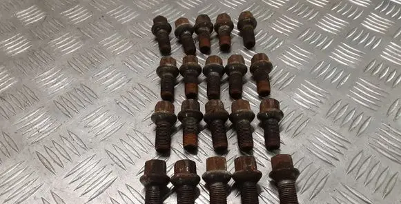 Nuts/bolts