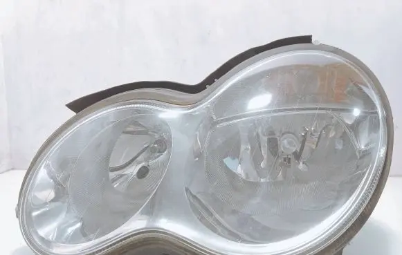 Mercedes-Benz C W203 Headlight/headlamp A2038203161 0301166205