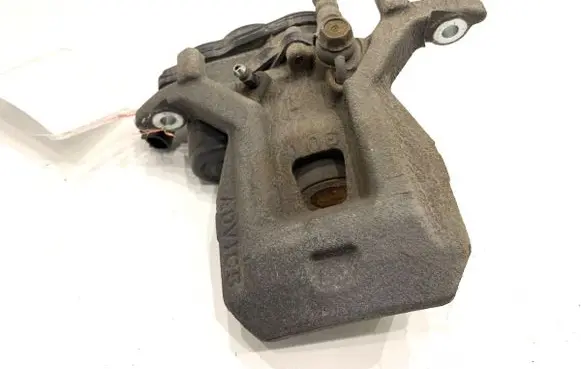 Toyota Camry VIII XV70 Rear brake caliper