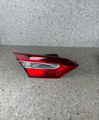 Toyota Camry VIII XV70 Tailgate rear/tail lights