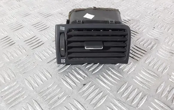 Toyota Avensis T250 Dashboard side air vent grill/cover trim 8518