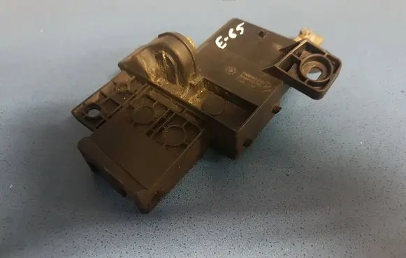 BMW 7 E65 E66 Fuse module 18607000000 18576000000
