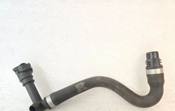 Volvo XC40 Engine coolant pipe/hose 32222092