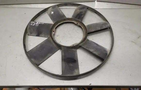 BMW 5 E39 Fan impeller 2243303 6600100000