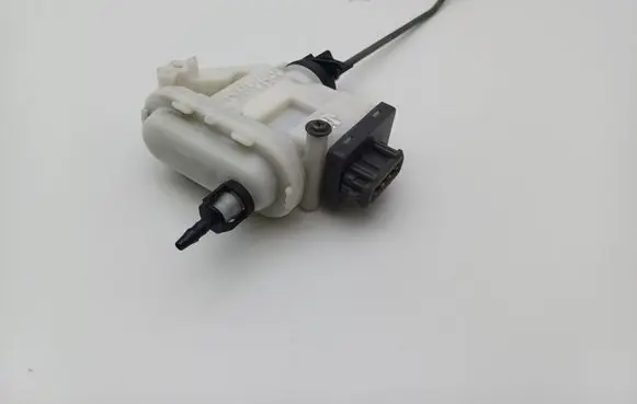 Volkswagen PASSAT B4 Central locking motor 3A0862153B