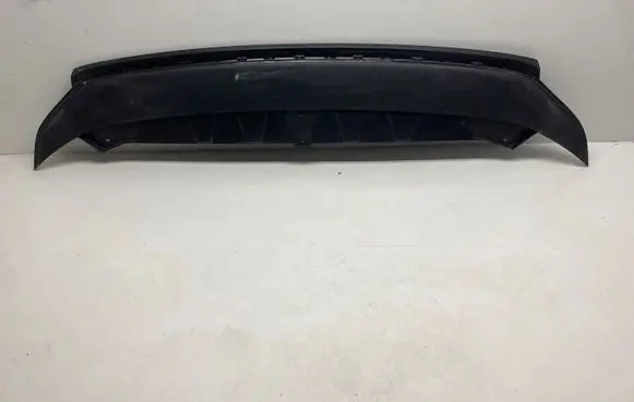 Front bumper lip
