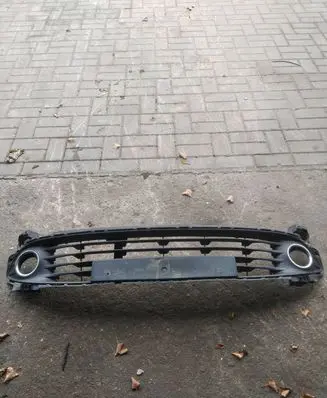 Renault Clio IV Front bumper upper radiator grill 1196268X 1233653X 622549142