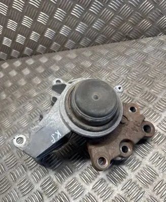 Nissan Qashqai Engine mount bracket 