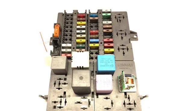 Renault Master II Fuse box set 7703297587
