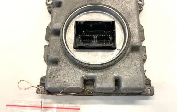 Audi A4 S4 B9 8W Voltage converter/converter module 7PP941572AB