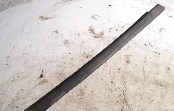 Front sill trim cover