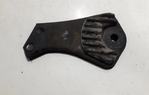 Mercedes-Benz C AMG W204 Engine mounting bracket A2043520146