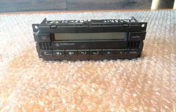 Volkswagen PASSAT B5.5 Climate control unit USPAT6013966