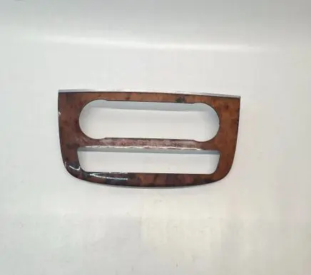 Dashboard glove box trim