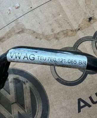 Volkswagen Crafter Engine coolant pipe/hose 7E0121065BR